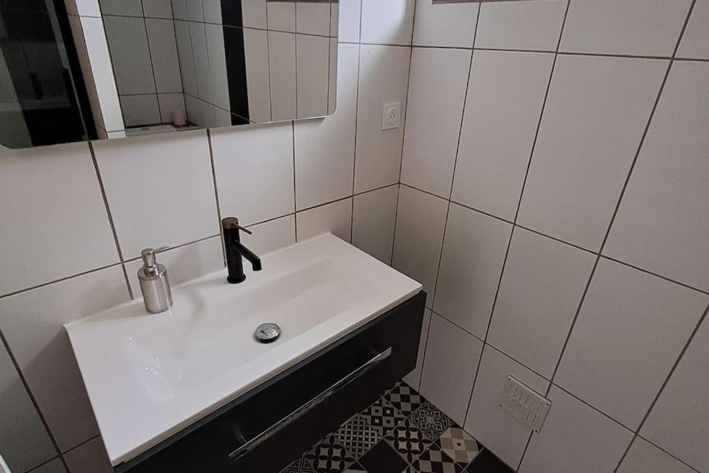 Agreable T2 Classe 3 Etoiles, Refait A Neuf, Dans Quartier Calme Rodez Ngoại thất bức ảnh